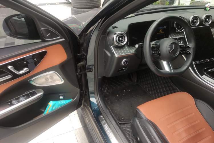 Used Mercedes-Benz C-Class 2023 C 260 L Bright Night Sports Edition Driver Seat