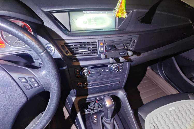 Used BMW X1 2010 xDrive25i
