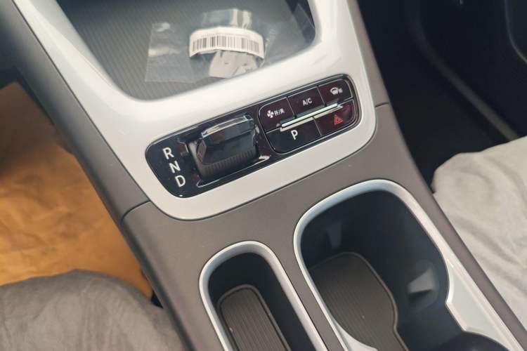 Used Geely Galaxy Geome 2026 Model 410km Carefree Edition Gear Lever