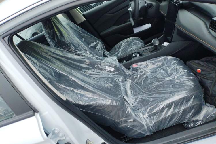 Used Dongfeng Aeolus Yixuan 2025 1.5L Automatic Luxury Version Right Front Seat