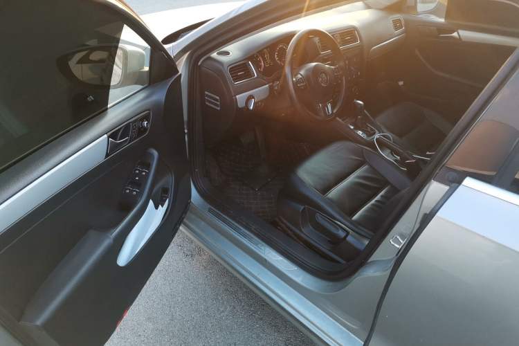 Used Volkswagen Sagitar 2014 1.4TSI Automatic Luxury Model
