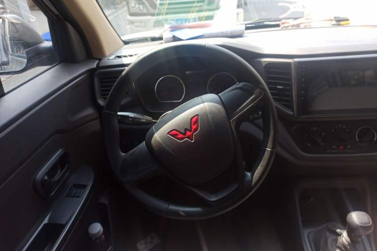 Used Wuling Hongguang V 2022 1.5L Jingqu Edition Electric-Assist LAR