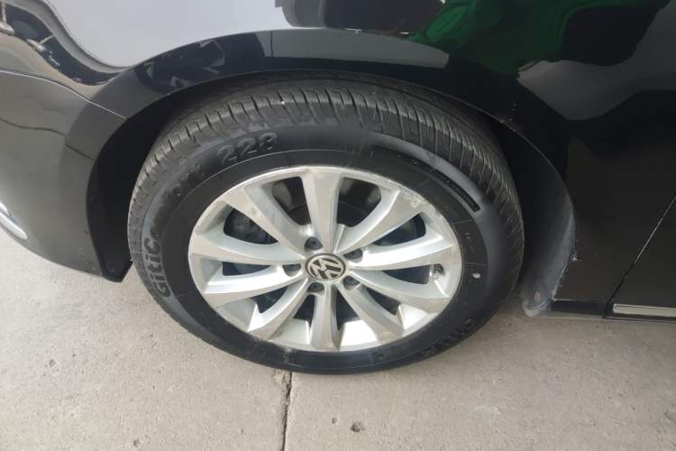 Used Volkswagen Magotan 2015 1.8TSI Advanced Model Left Front Wheel Hub