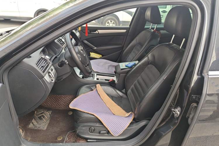 Used Volkswagen Passat 2011 1.8 TSI DSG Ultimate Edition Left Front Seat