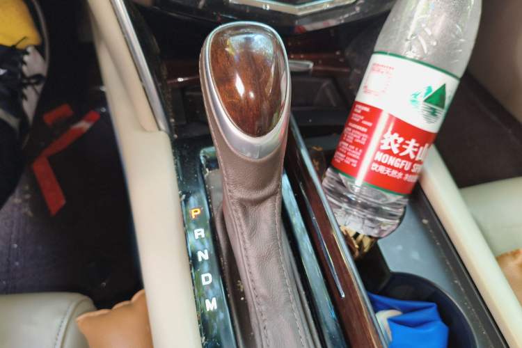 Used Cadillac XTS 2016 28T Elite Edition Gear Lever