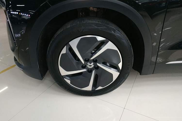 Used Nio ES8 2023 75 kWh Left Front Wheel Hub