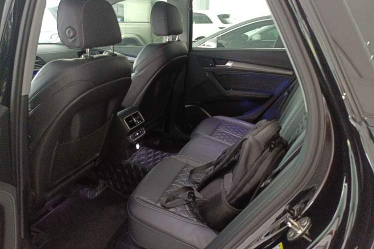 Used Audi Q5L 2022 40T Fashionable and Dynamic Model Left Rear Seat