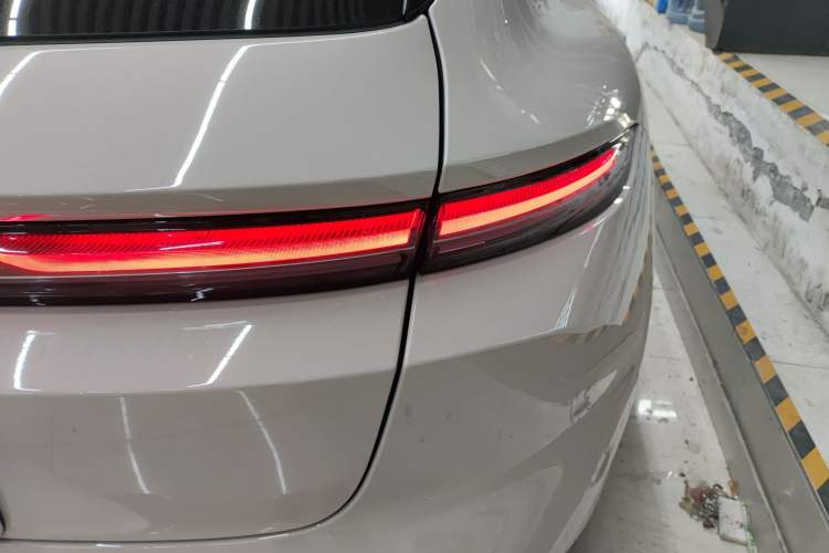 Used Nio ET5T 2024 75kWh Touring Right Rear Taillight