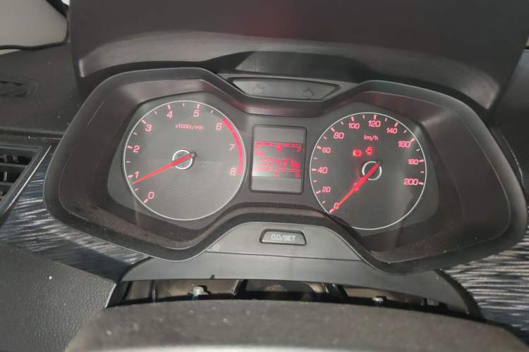 Used Baojun 310 2016 1.2L manual Comfort trim level