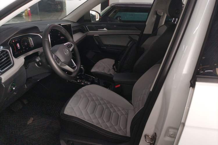 Used Volkswagen Tayron 2023 300TSI Two-Wheel-Drive Luxury Plus Advanced Edition Left Front Seat