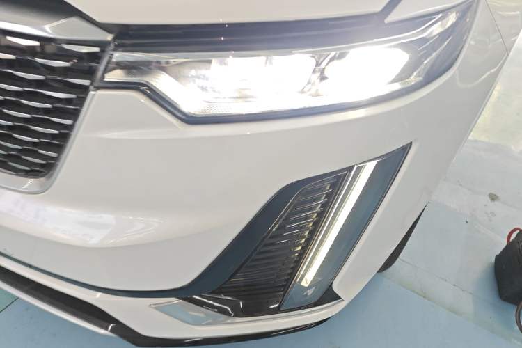 Used Cadillac XT6 2022 2.0T Six-Seater Four-Wheel Drive Luxury Version
