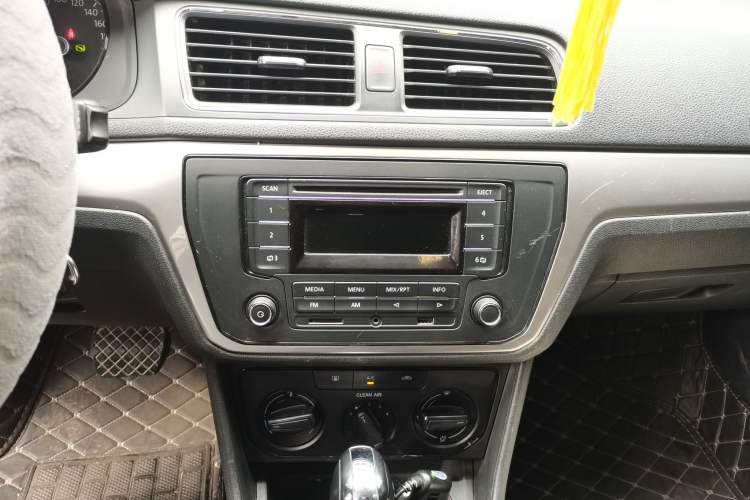 Used Volkswagen Lavida 2015 1.6L Automatic Fashion Edition