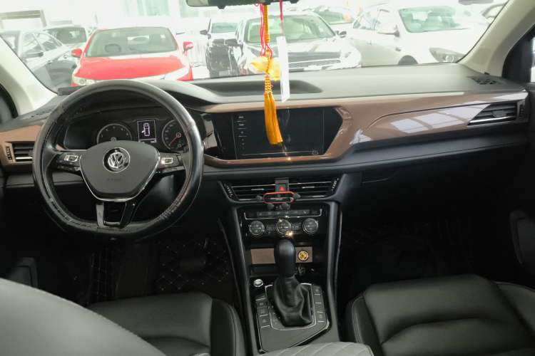 Used Volkswagen Tharu 2020 280TSI Two-Wheel Drive Luxury Edition China VI Standard
