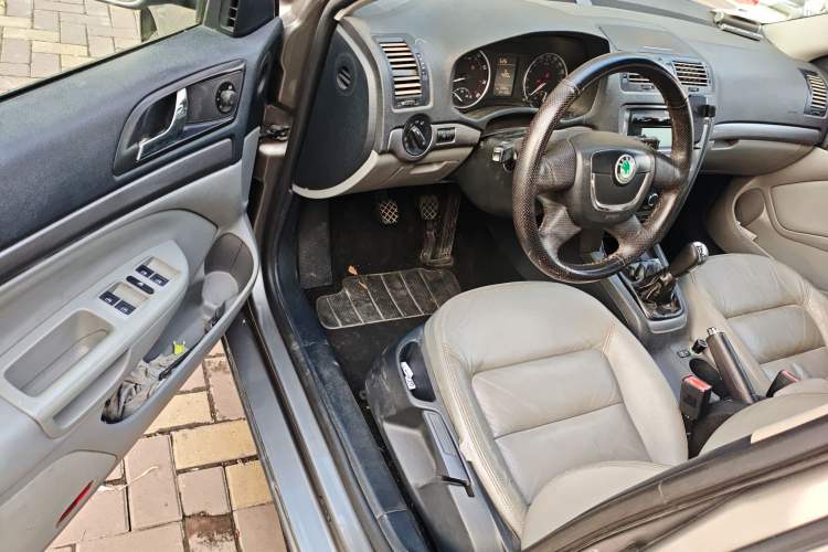 Used Skoda Octavia 2010 1.4 TSI Manual Yijun Edition