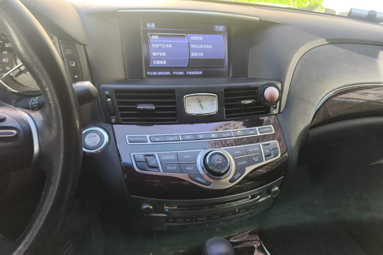 Used Infiniti Q70 2017 Q70L 2.5L Enjoyment Edition Audio And AC Panel