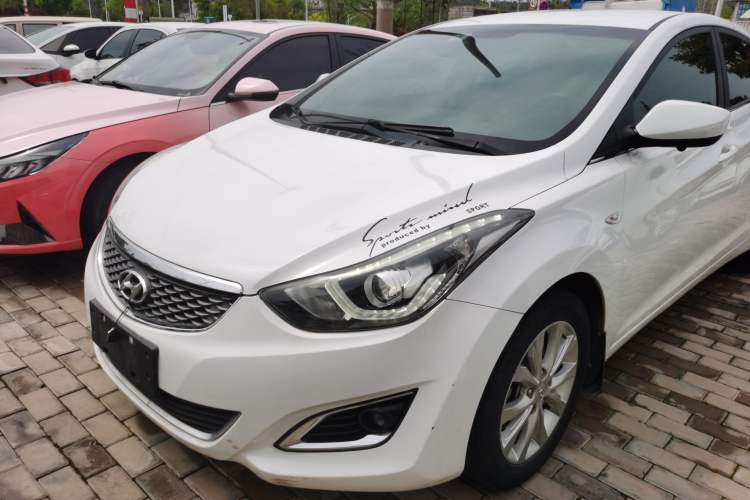 Used Hyundai Elantra (5th Generation / Langdong) 2016 1.6L Automatic Smart Version