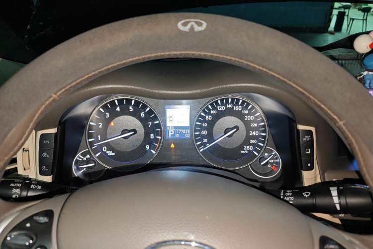 Used Infiniti M Series 2012 M25L Comfort Edition Instrument Cluster