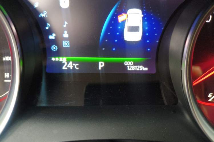 Used Toyota Camry 2018 2.5S Fēngshàng Edition Odometer Close Up