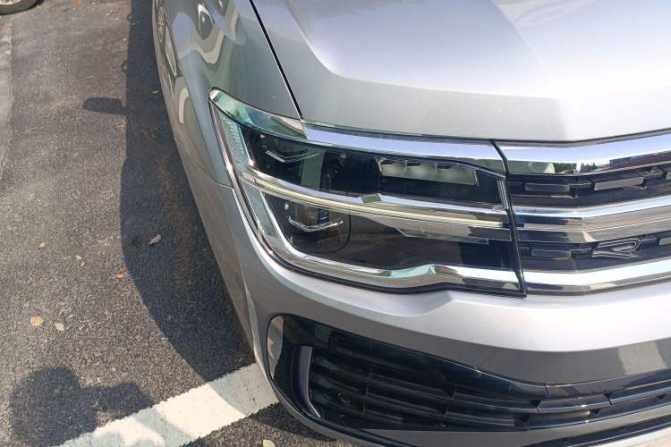 Used Volkswagen Teramont X 2023 380TSI Four-Wheel Drive Luxury Edition Right Front Headlight