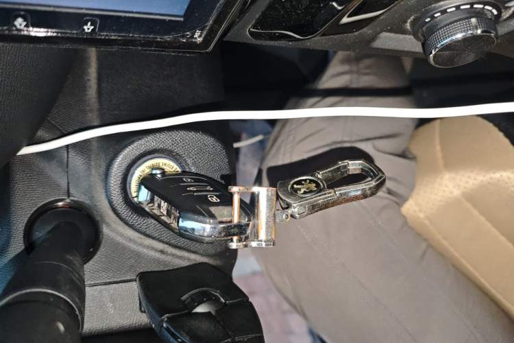 Used Peugeot 308 2016 1.6L Manual Fashion Edition
