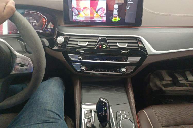 Used BMW 5 Series 2023 530Li Leading Model M Sport Package Gear Lever