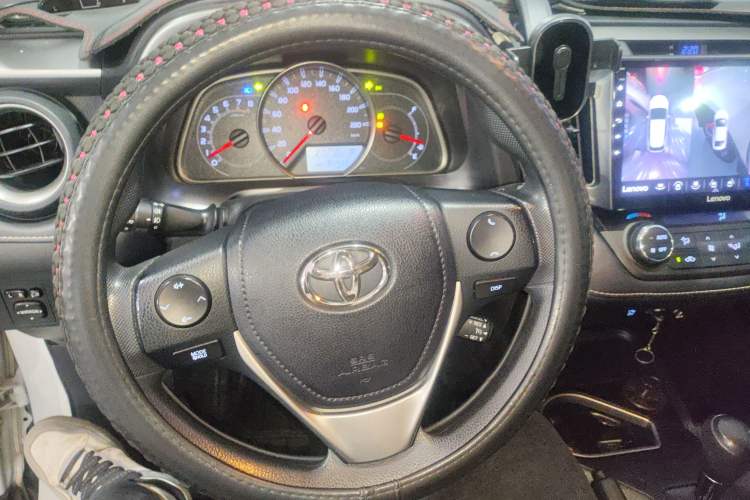 Used Toyota RAV4 2016 2.0L CVT Two-Wheel Drive Fashion Edition China V Standard