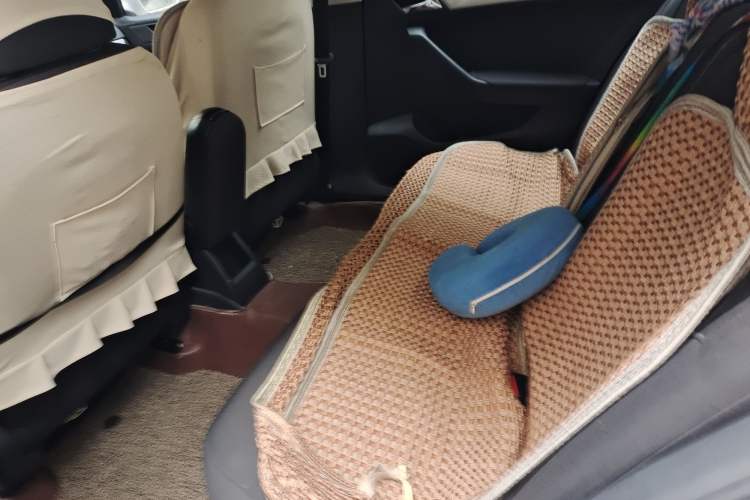 Used Volkswagen Jetta 2015 1.6L Manual Comfort Model
