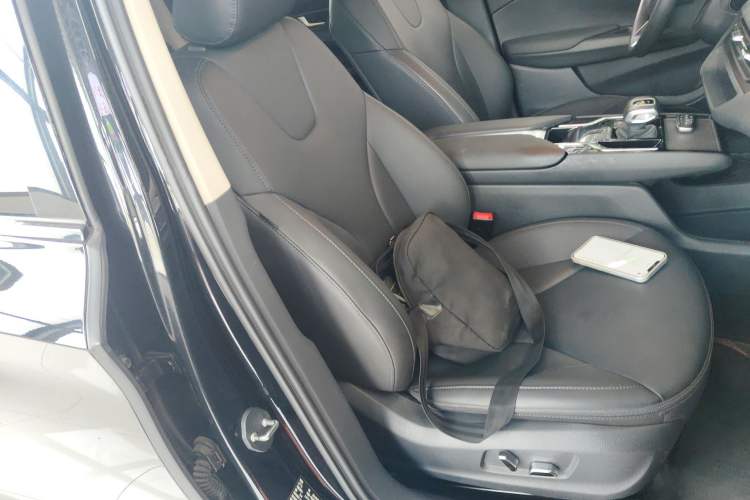 Used Hongqi E-QM5 2021 Online Booking Charging T3 Edition 4 Seats