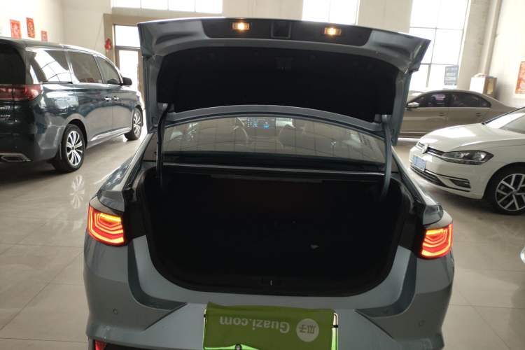 Used Geely Auto Emgrand L HiP 2022 1.5TD-DHT Pro 100KM Super Rui Trunk