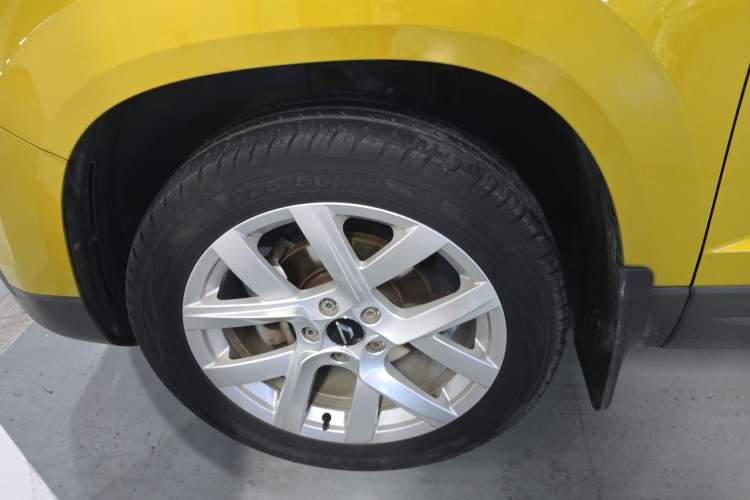 Used Jetta VS5 2019 280TSI Automatic Enjoyment Model Left Front Wheel Hub