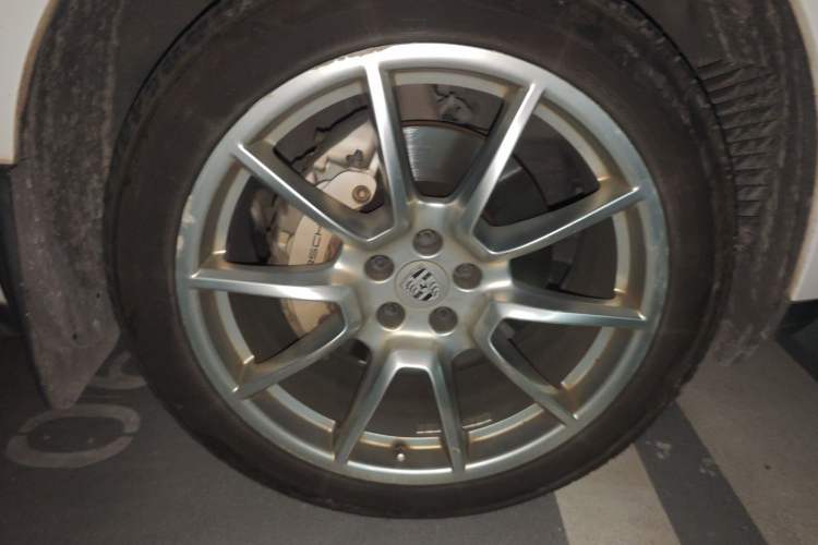 Used Porsche Macan 2014 Macan S 3.0T Right Front Wheel Hub