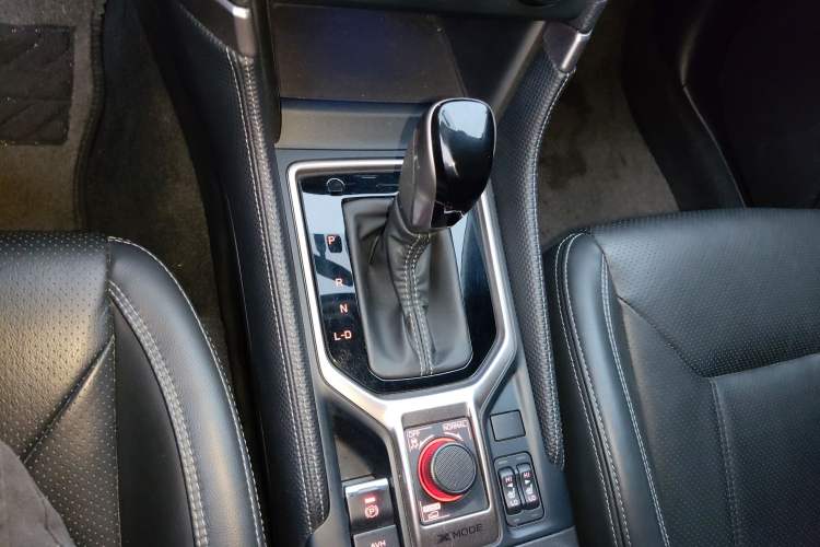 Used Subaru Forester 2021 2.0i Luxury Edition Gear Lever