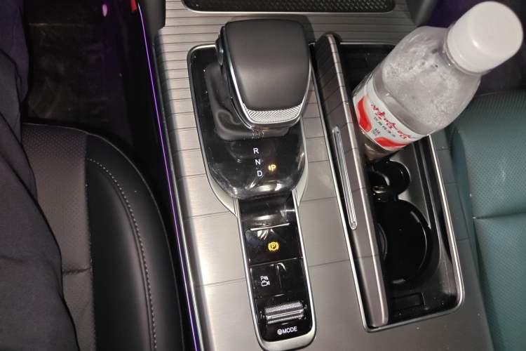 Used Hongqi HS7 PHEV 2024 2.0T PHEV Two-Wheel Drive Flagship Edition 6 Seats