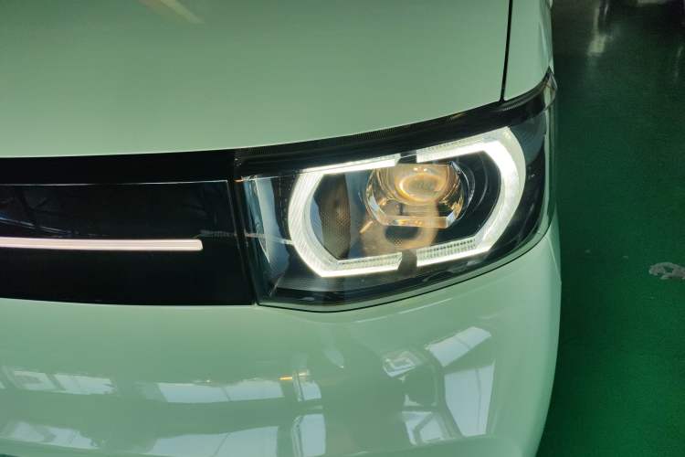 Used Wuling Hongguang MINIEV 2022 Macaron Premium Model – Lithium Iron Phosphate Left Front Headlight