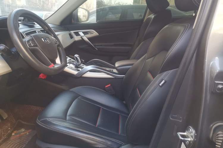 Used Geely Auto Emgrand X7 Sport 2020 1.8TD DCT Two-Wheel Drive Smart Connect 4G-Enabled Version
