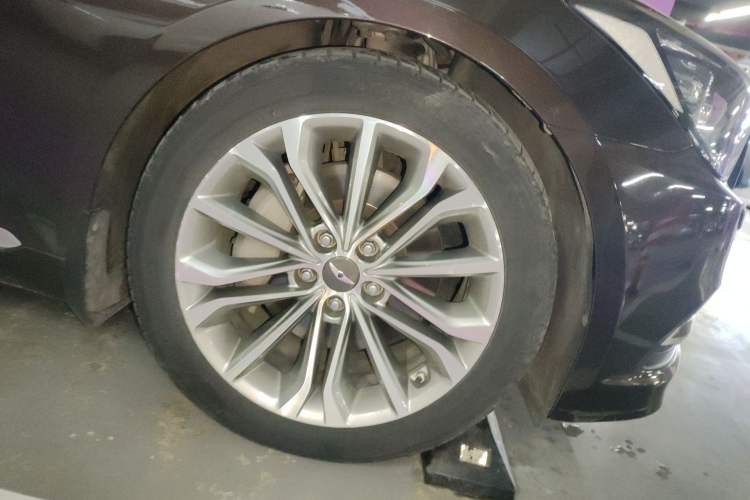 Used Hyundai Genesis 2015 3.0GDi Four-Wheel Drive Flagship Edition Right Front Wheel Hub