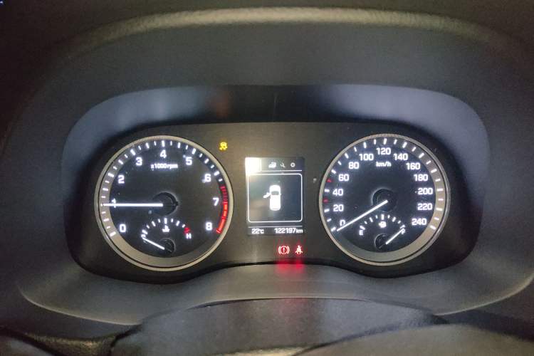 Used Hyundai Tucson 2015 1.6T Dual-Clutch Two-Wheel-Drive Smart Model Instrument Cluster