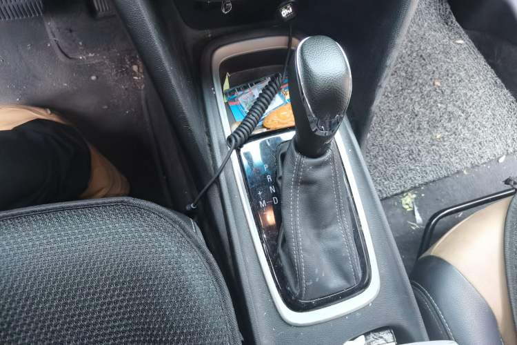 Used Chevrolet Monza 2021 320 Automatic Enjoyment Sunroof Edition Gear Lever