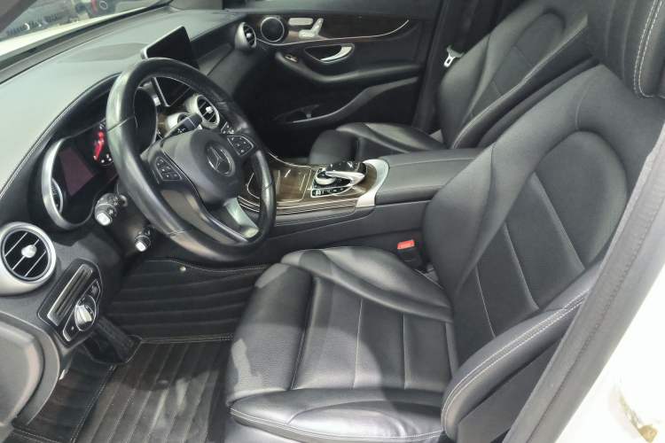 Used Mercedes-Benz GLC 2019 GLC 260 L 4MATIC Dynamic Model