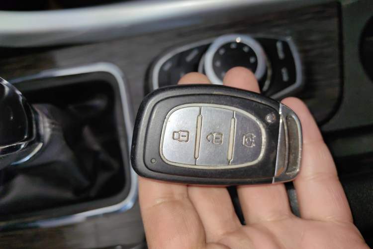 Used HYOSOW S3 2016 S3L 1.5L Manual Prestige Edition
