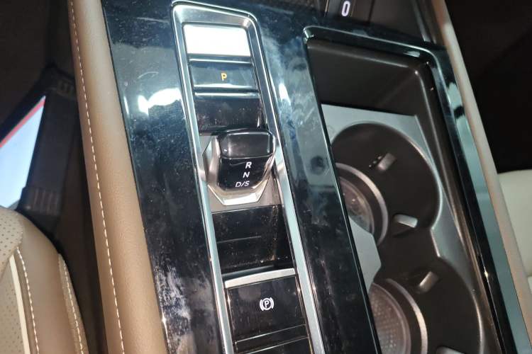 Used Volkswagen Viloran 2024 380TSI Premium Edition