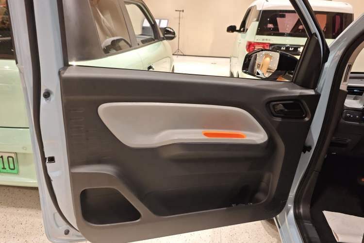 Used Wuling Hongguang MINIEV 2022 Easy Version Lithium Iron Phosphate