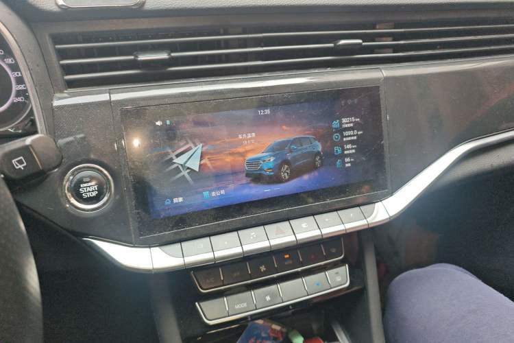 Used Sinotruk VGV U70 2020 1.5T Automatic Smart Enjoyment Elite Version 7 Seats Audio And AC Panel