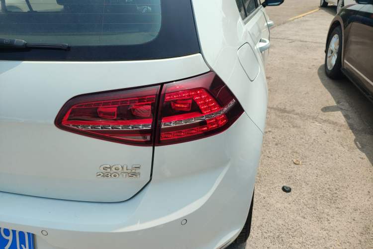 Used Volkswagen Golf 2017 230TSI Automatic Comfort Edition – Celebrating Milestone of One Million Units Right Rear Taillight