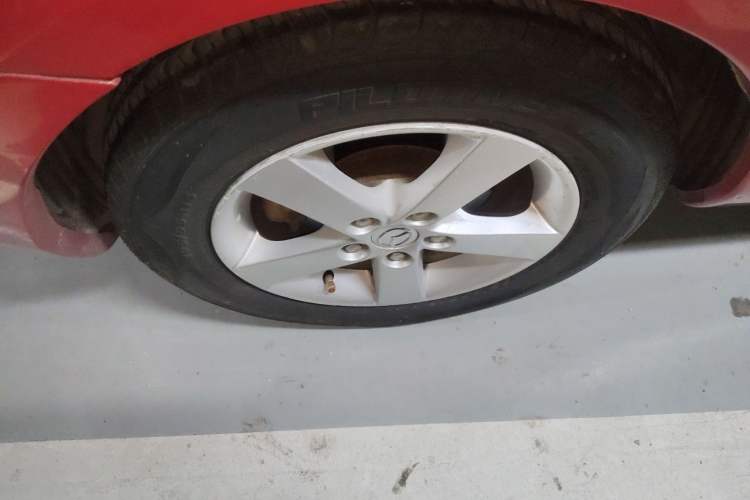 Used Mazda 3 2009 1.6L Automatic with Sunroof Right Front Wheel Hub