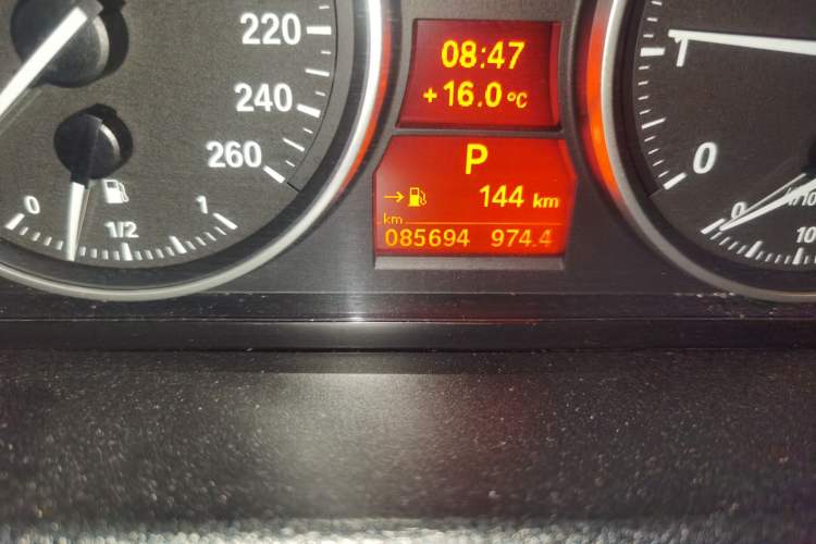 Used BMW X1 2012 xDrive20i Odometer Close Up