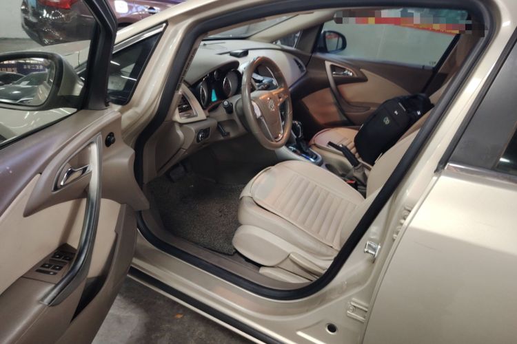 Used Buick GT 2010 GT 1.6L Automatic Fashion Edition Driver Seat