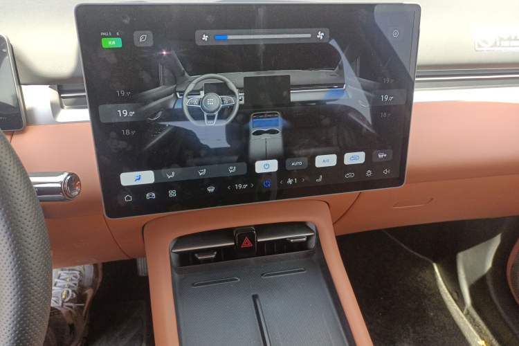 Used Landian E5 PLUS 2026 Model 165km Long-Range First-Adoption Version Ultra 7-seater
