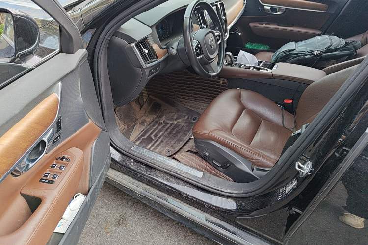 Used Volvo S90 New Energy 2021 T8 eDrive Hybrid Zhiyi Luxury Edition