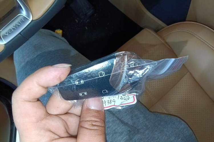 Used VOYAH Dream 2025 PHEV Four-Wheel-Drive Flagship Kunpeng Edition Interior 1